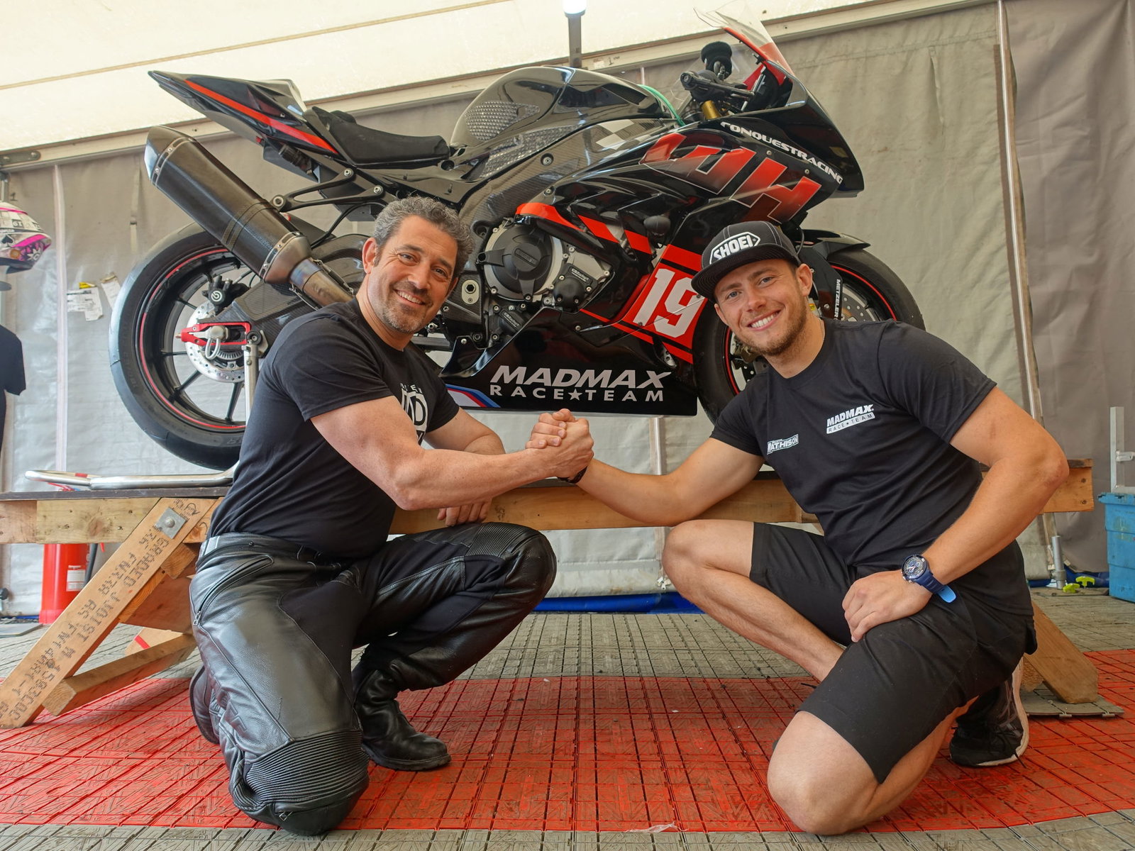R&G release limited edition TT knee-sliders